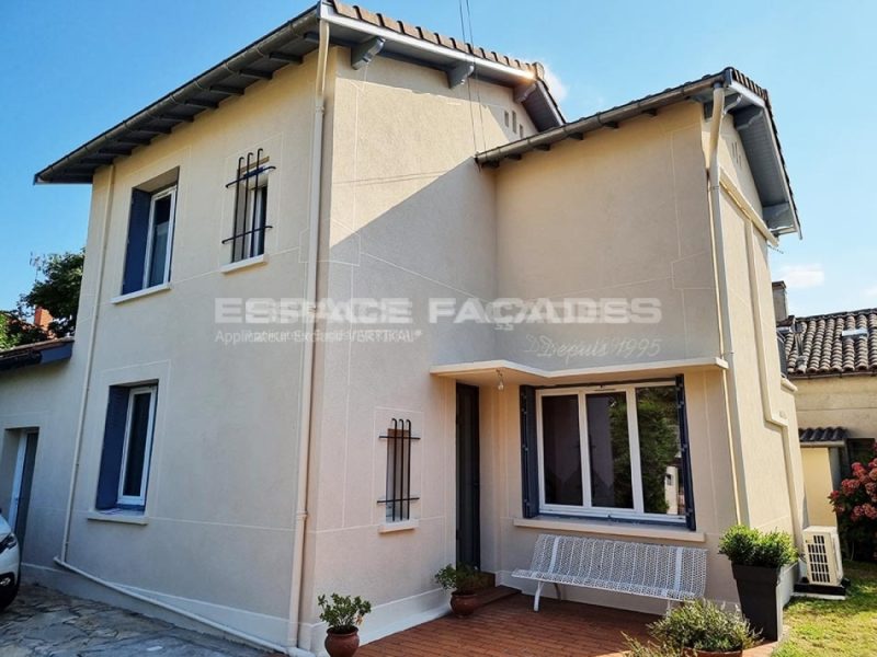 Façade de maison rénovée par Espace Façades