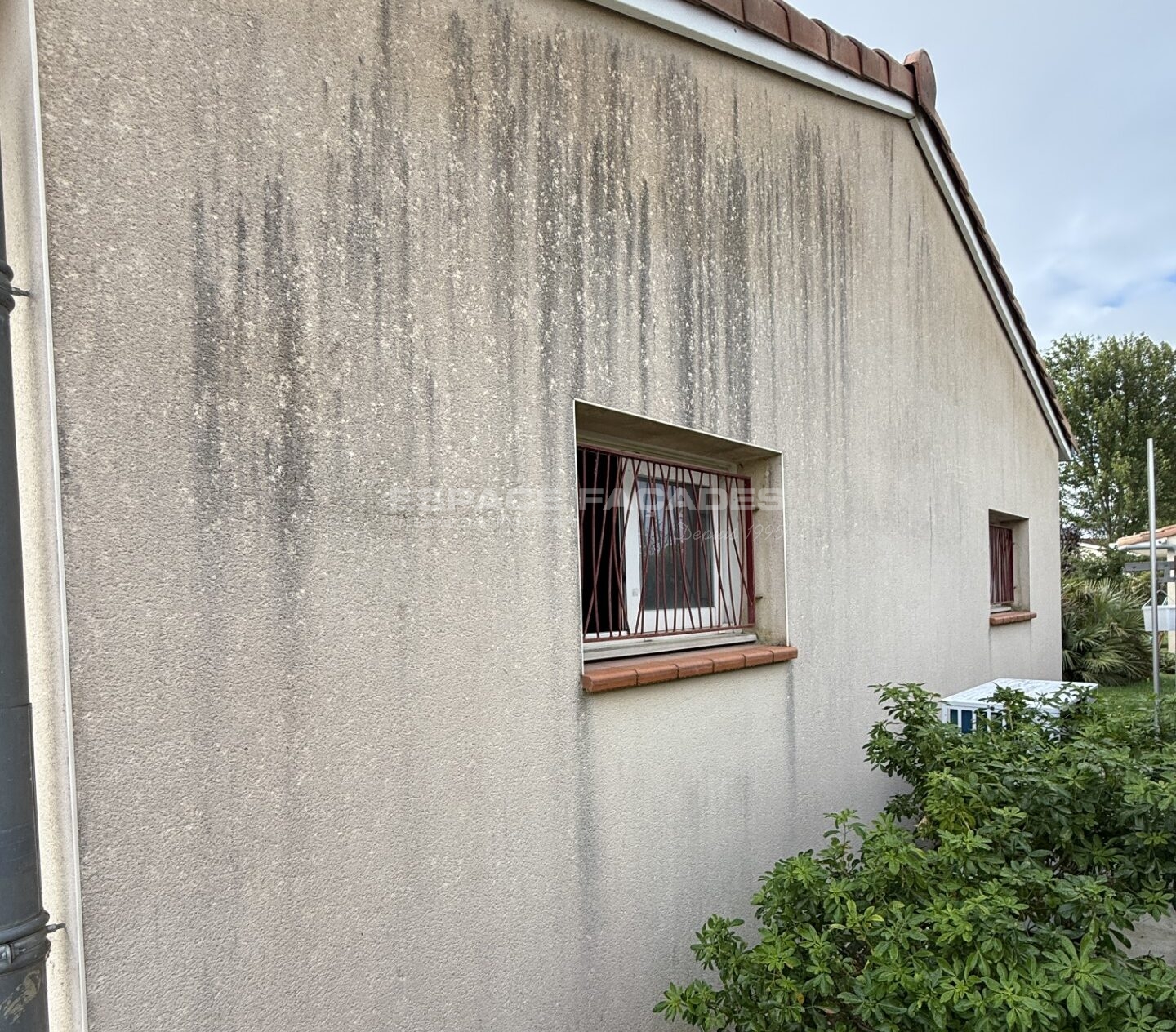 Façade maison fenêtre volets