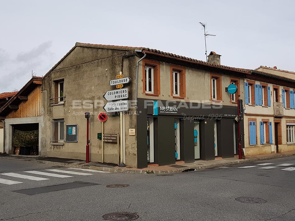 Espace Façades a rénové les façades de l’agence immobilière Nestenn à Plaisance-du-Touch